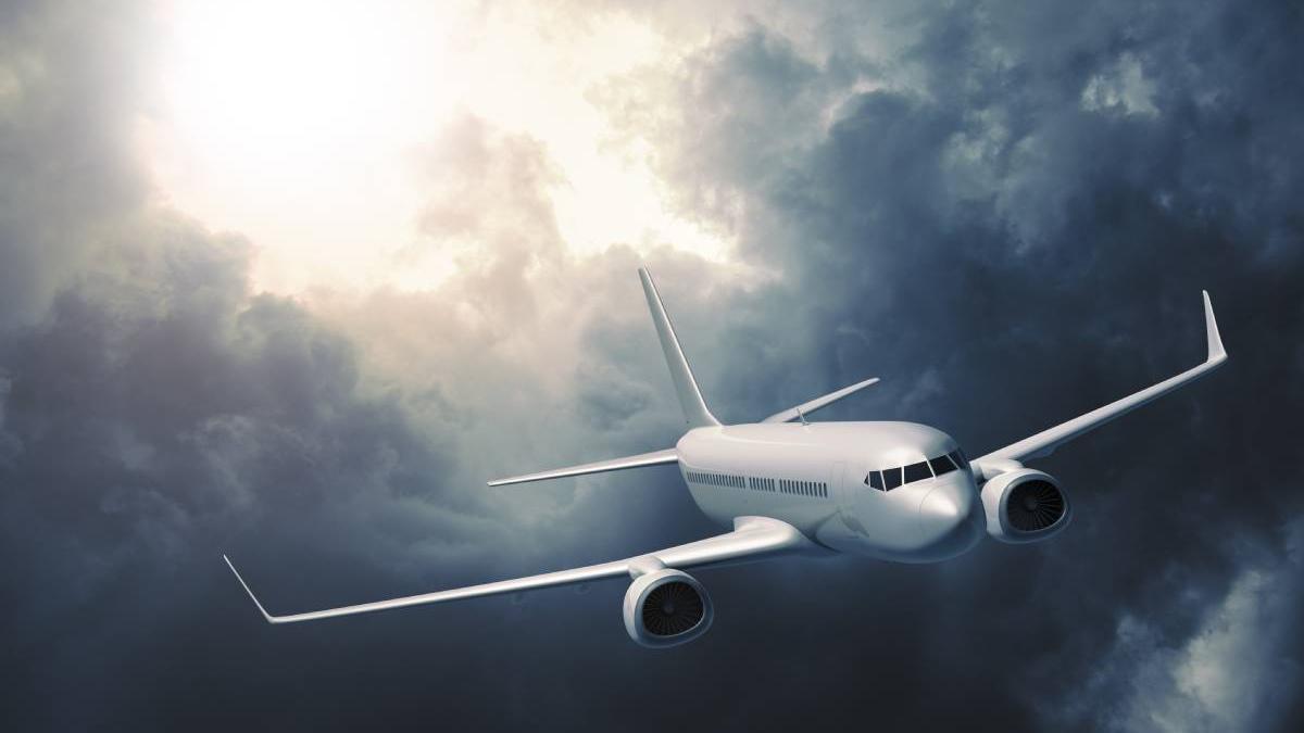 avion viena iasi deviat budapesta furtuna