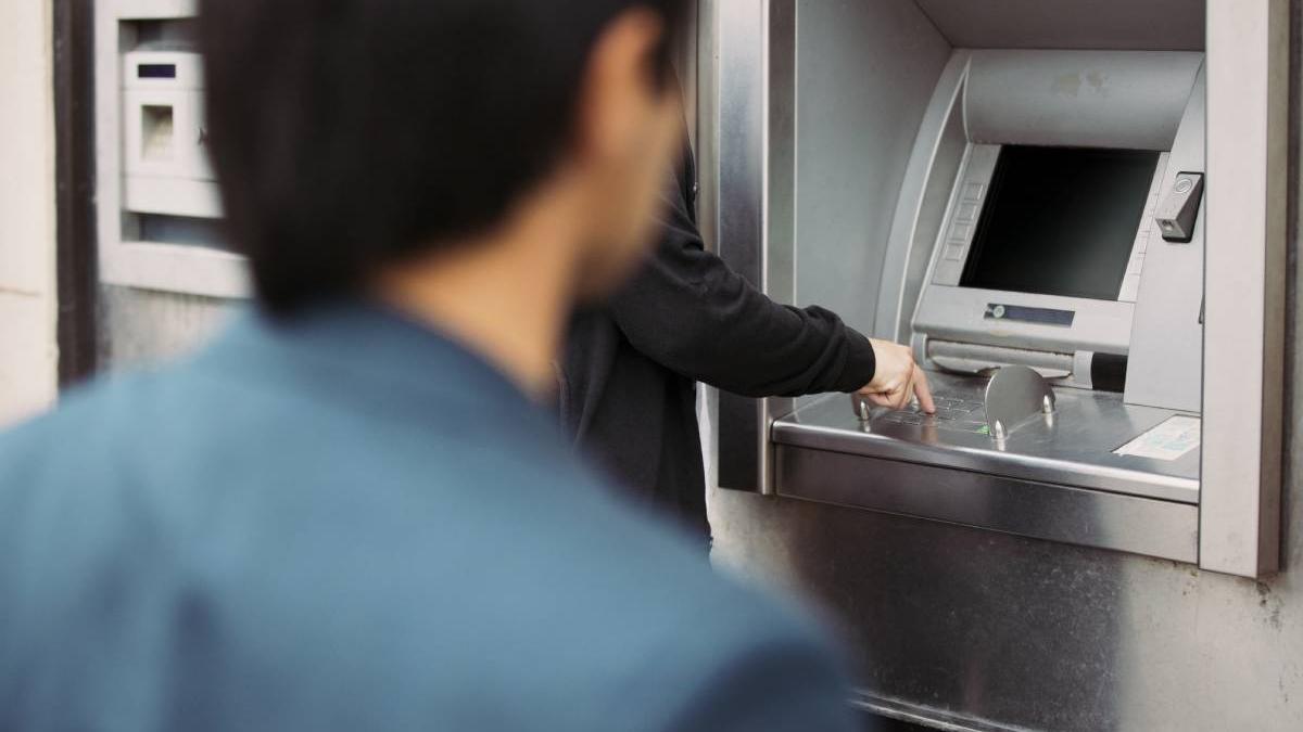 metoda jenanta romani fura bani bancomate italia actiune speriat victime furat bani