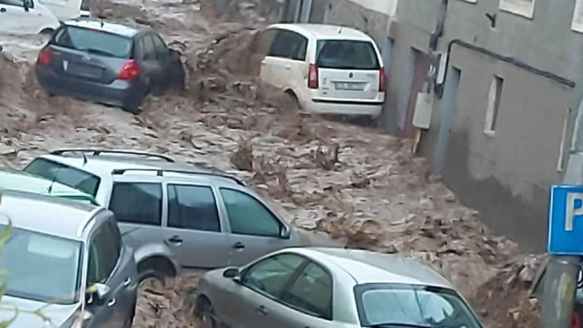 imagini inundatii devastatoare zeci gospodarii distruse viitura anm alerte cod portocaliu