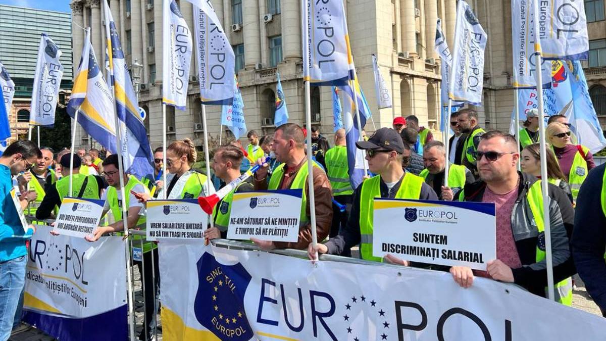 politisti incep protest ministerul interne incetare activitate