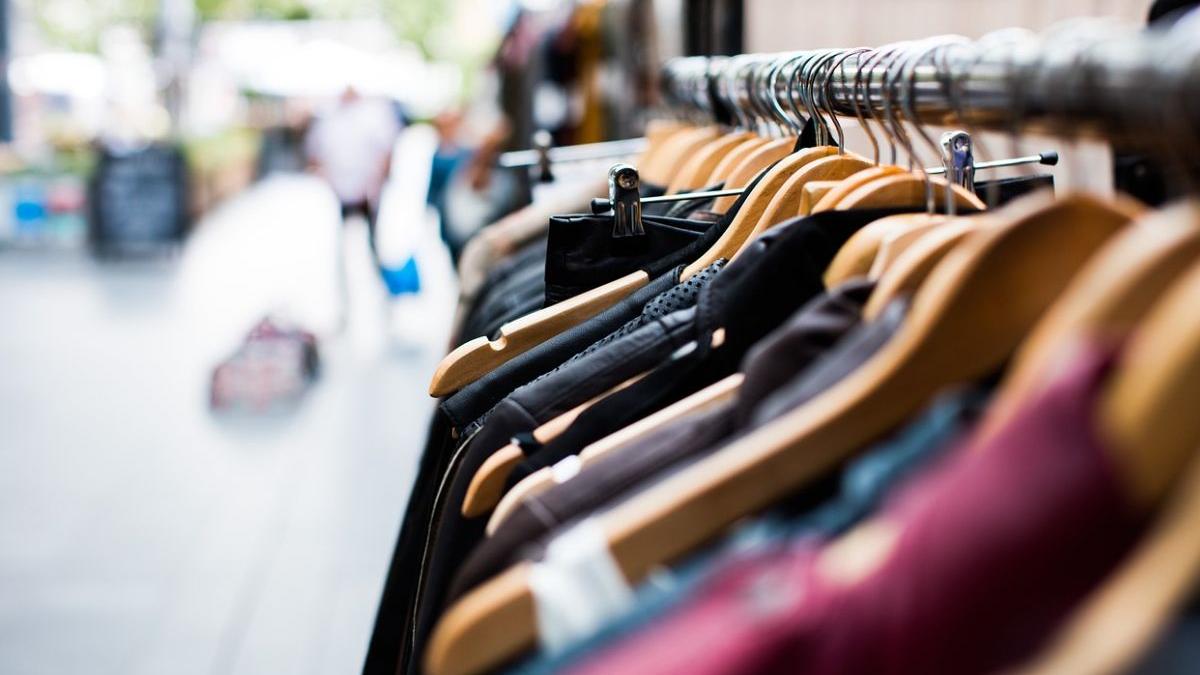 reinventeaza stilul ajutor haine second hand