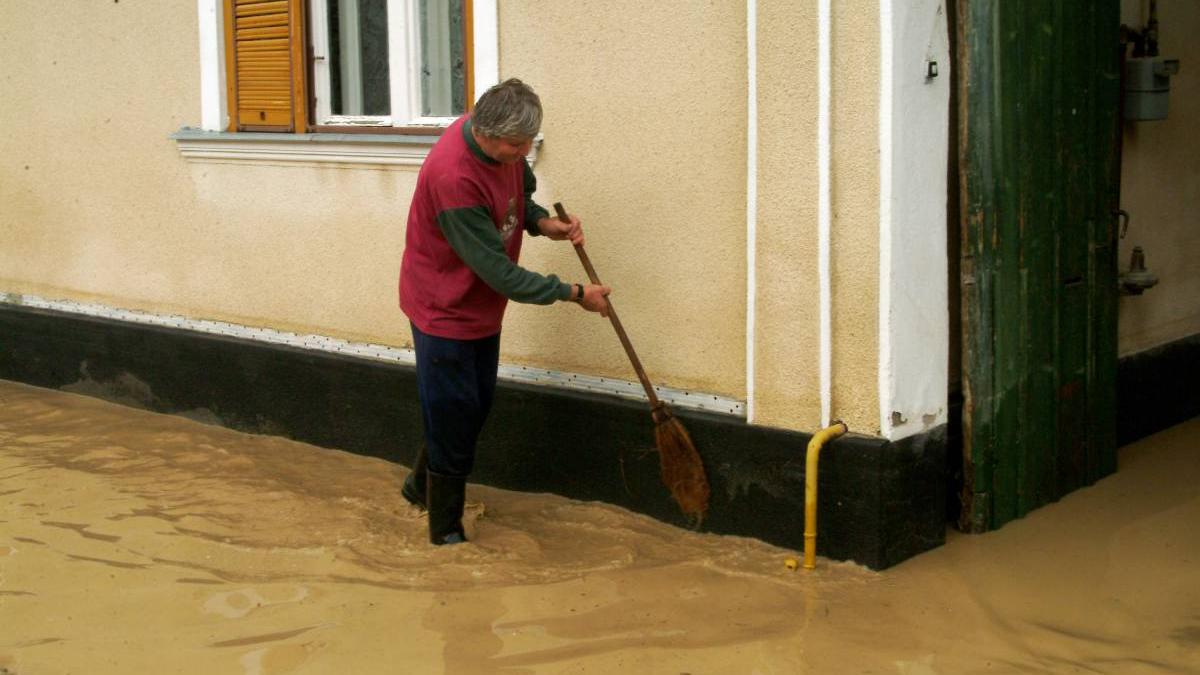 alerta hidrologica cod portocaliu de inundatii unde lovesc puhoaiele