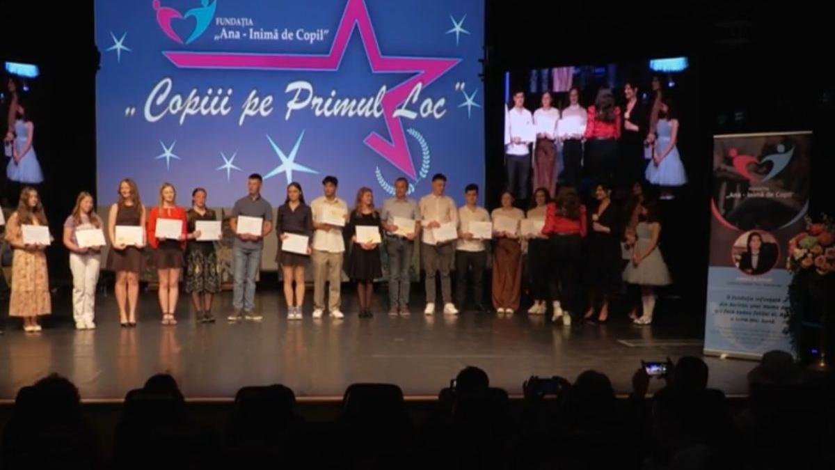 elevi rezultate exceptionale suceava premiati profesori gala copiii pe primul loc