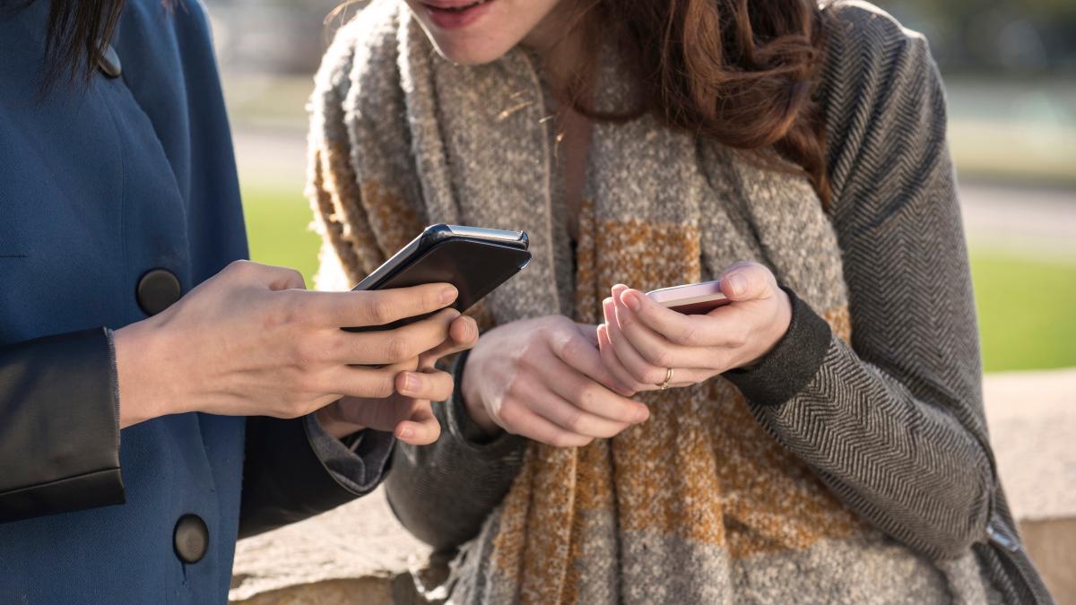 fraude online facebook pagini comtromise oportunitati false investitii