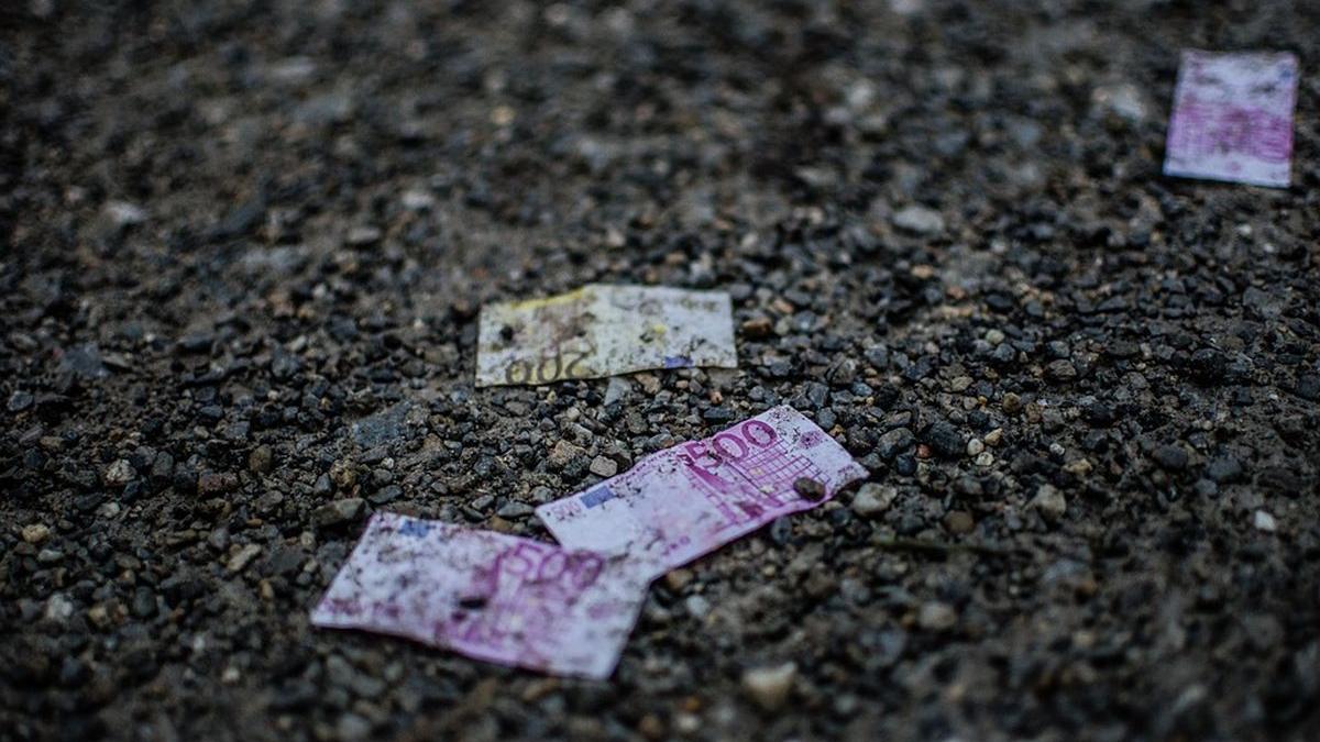 metoda romani pot pastra bani gasiti strada lege