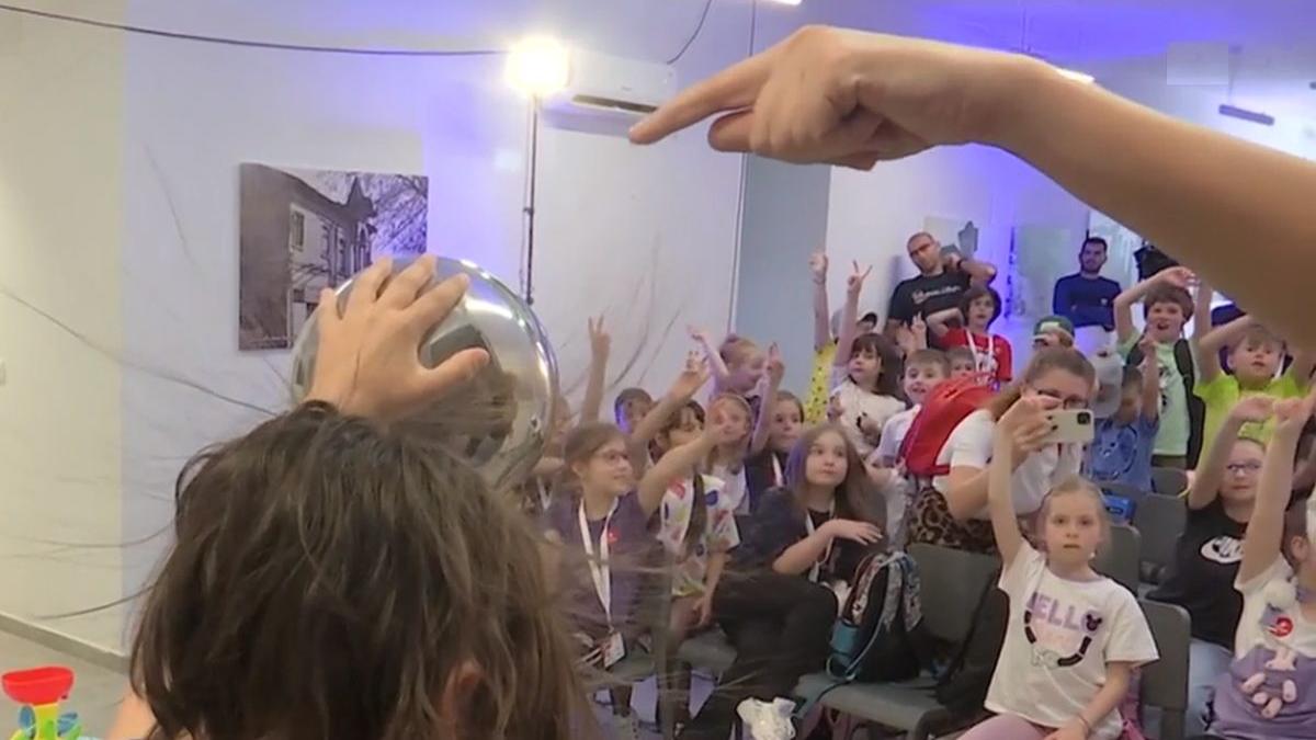 scoala alternativa antena 3 cnn buzau spatiu cosmic adrian sonka