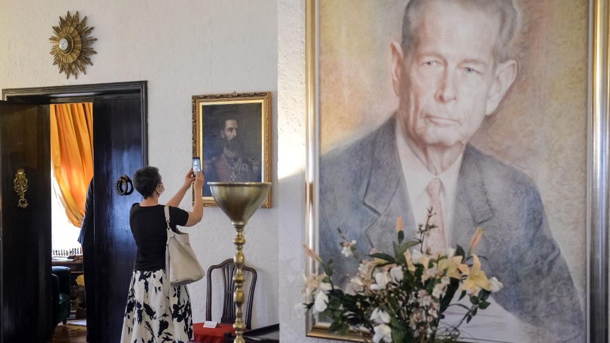 parere romani monarhie regi concluzii sondaj