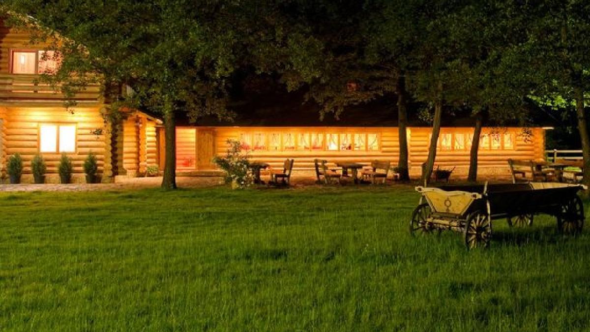 turism pe persoana fizica politicieni cu domenii de lux inclusiv munte propriu