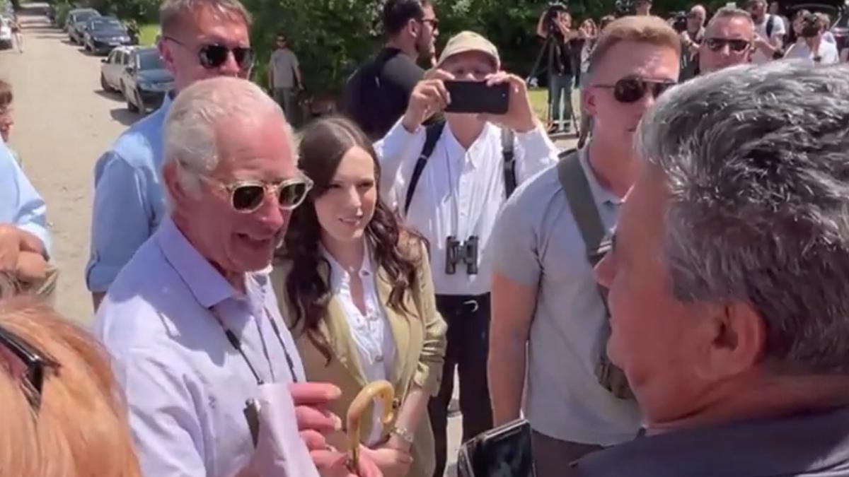 imagini cu regele charles al iii lea romania valea zalanului cadouri localnici