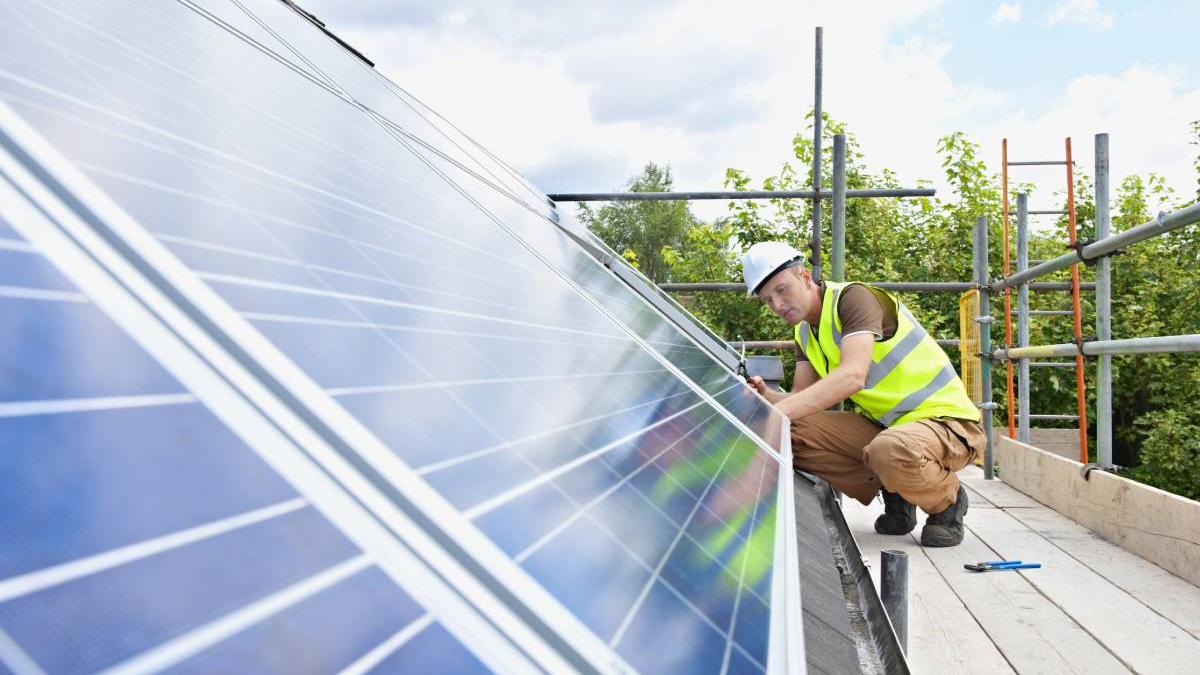 panouri solare dezastru ecologic munte deseuri