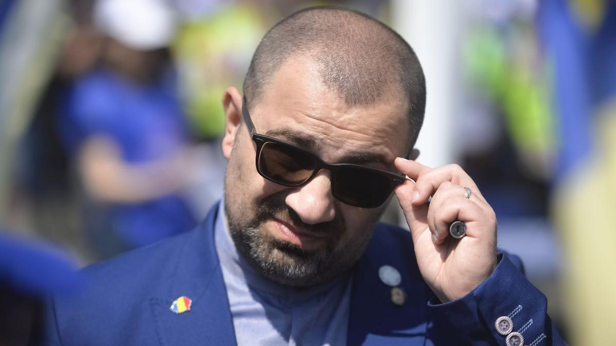 titi soica deputat aur sanctionat imbatat sunat parlamentari noaptea injurat