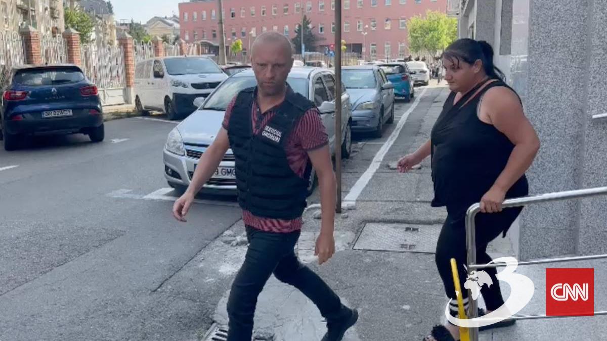 mama fetita 12 ani moarta canapea eliberata