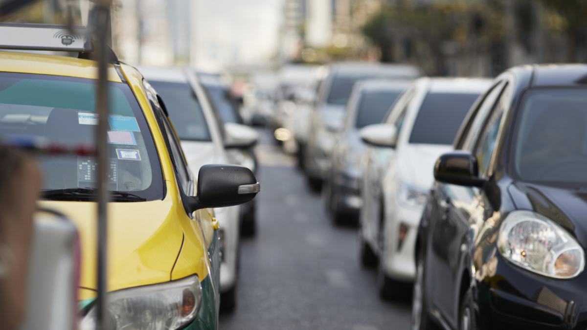 lumini intalnire obligatorii pe toate drumurile publice