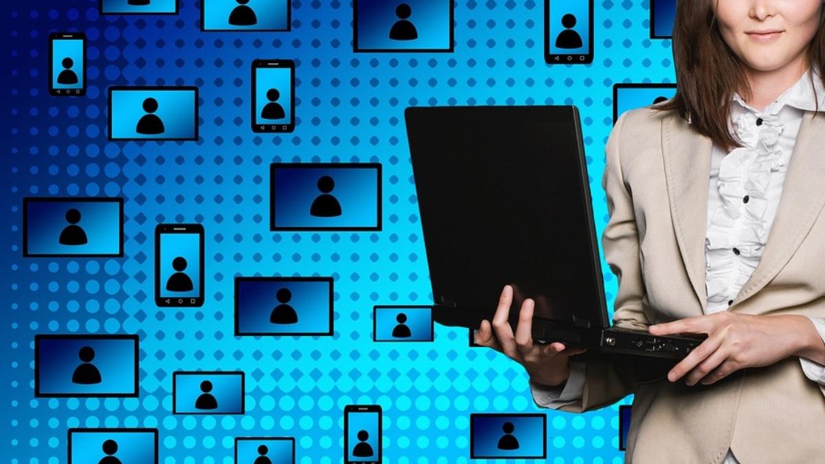 tot ceea ce atingi pe internet lasa o amprenta digitala pentru totdeauna ce fac guvernele lumii si