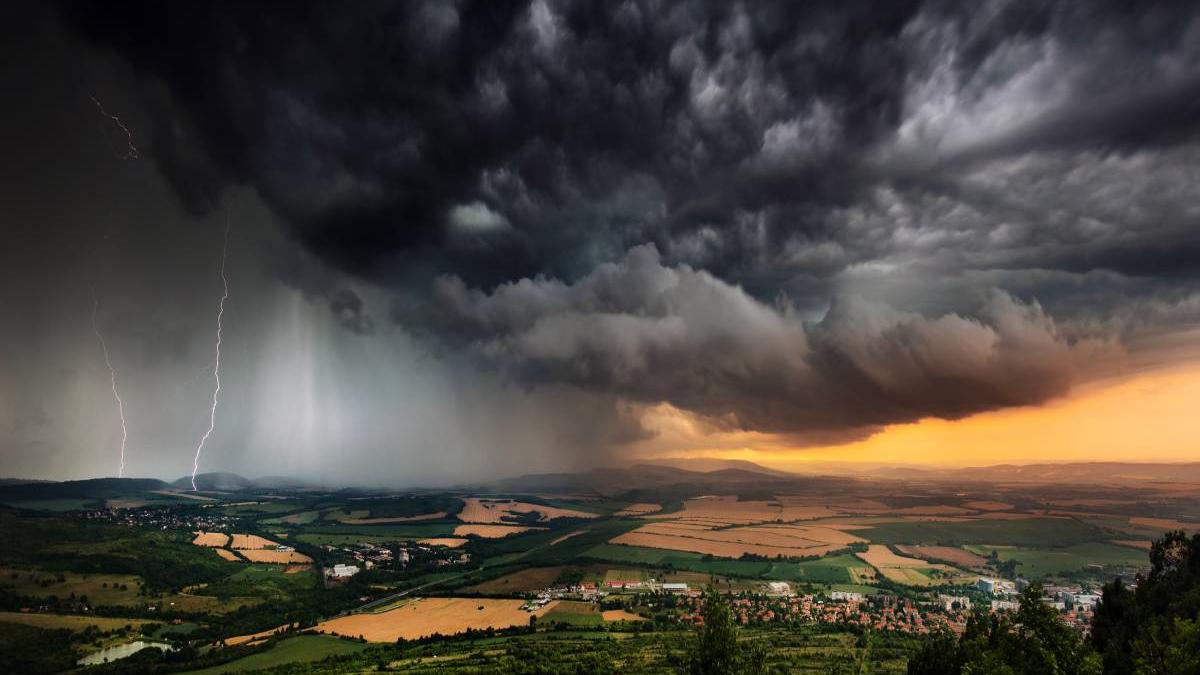 alerta meteo cod rosu cod portocaliu ploi torentiale furtuni europa