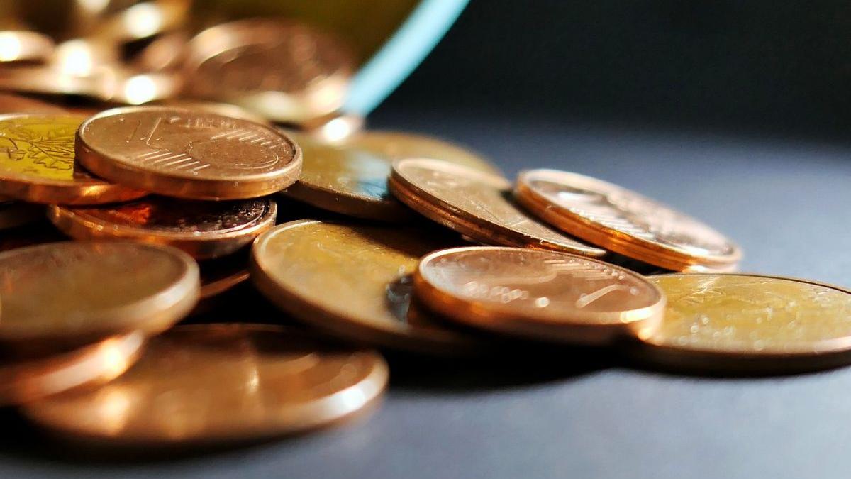 familie gasit bani subsol casa mostenita viode tezaur 25000 dolari