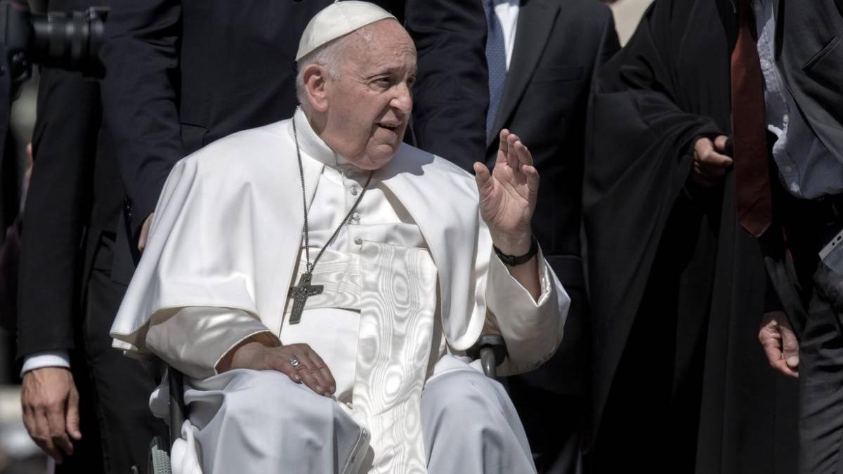 papa francisc externat spital vineri interventie chirurgicala abdominala