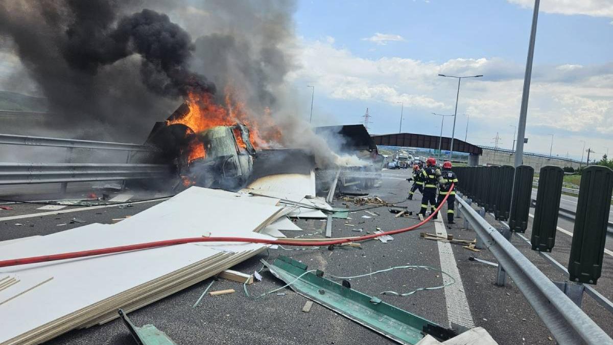 incendiu autostrada a10 sebes turda camion facut scrum