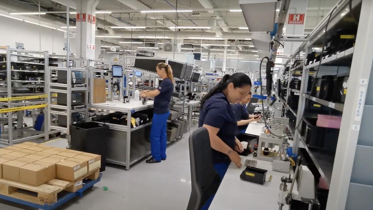 investitie unitate noua singura fabrica seringi microlitrice romania