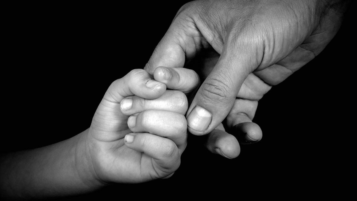 un baietel de 3 ani a murit dupa ce a cazut in rau in caras severin