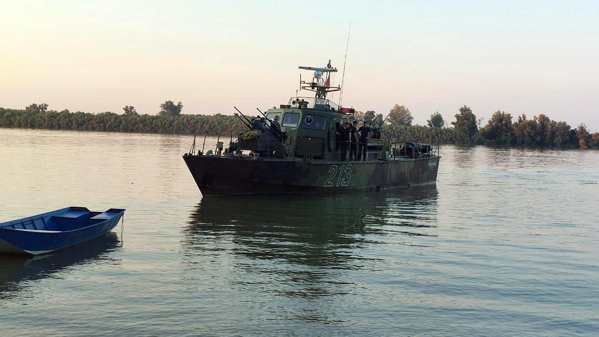 dezastru ecologic dunare 35 tone petrol unda poluare romania