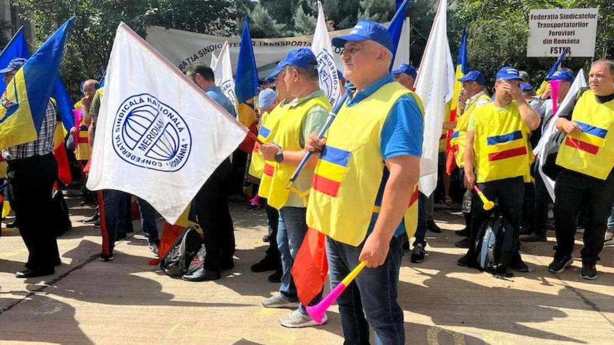 angajati cfr protest ministerul transporturilor sindicalisti nemultumiti salarii cai ferate blocate