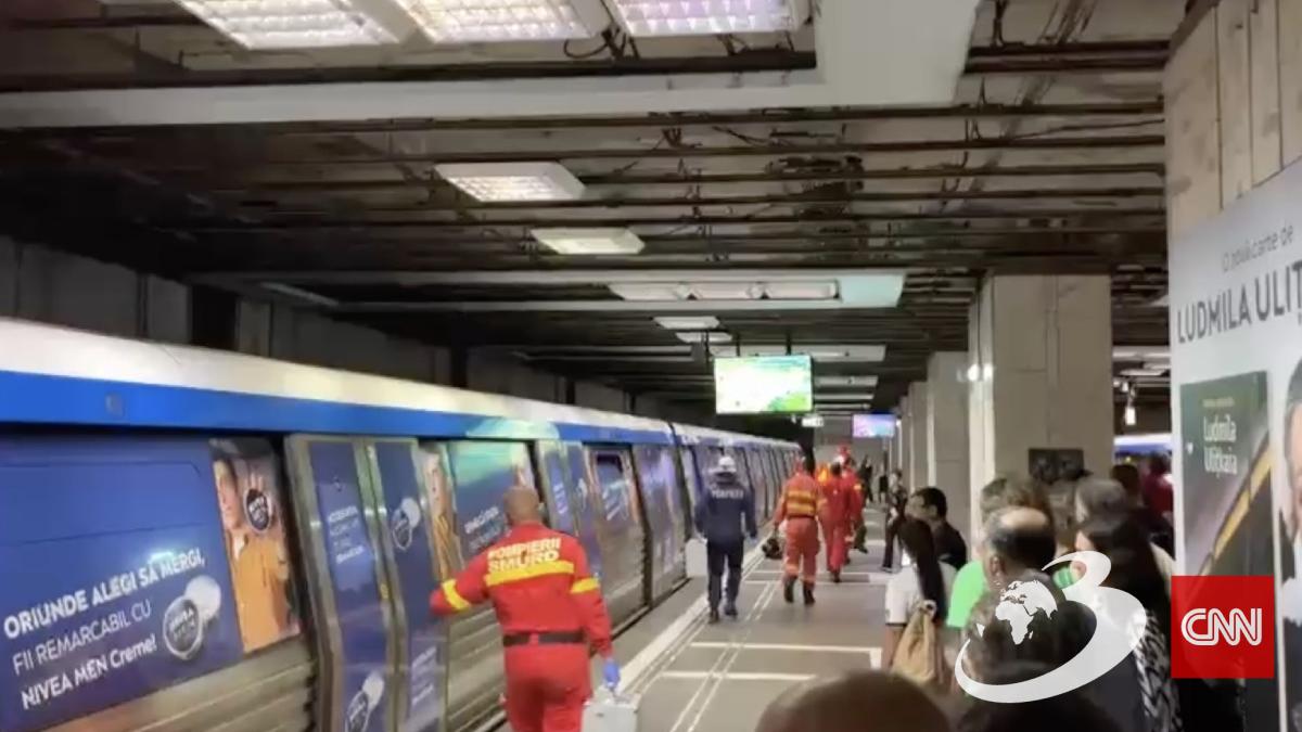 calator cazut linie metrou statia aviatorilor