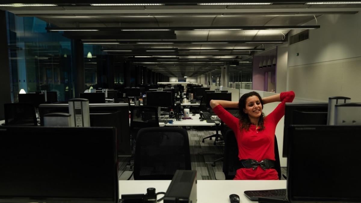 doar 40 procente angajati romani mai merg zilnic la birou