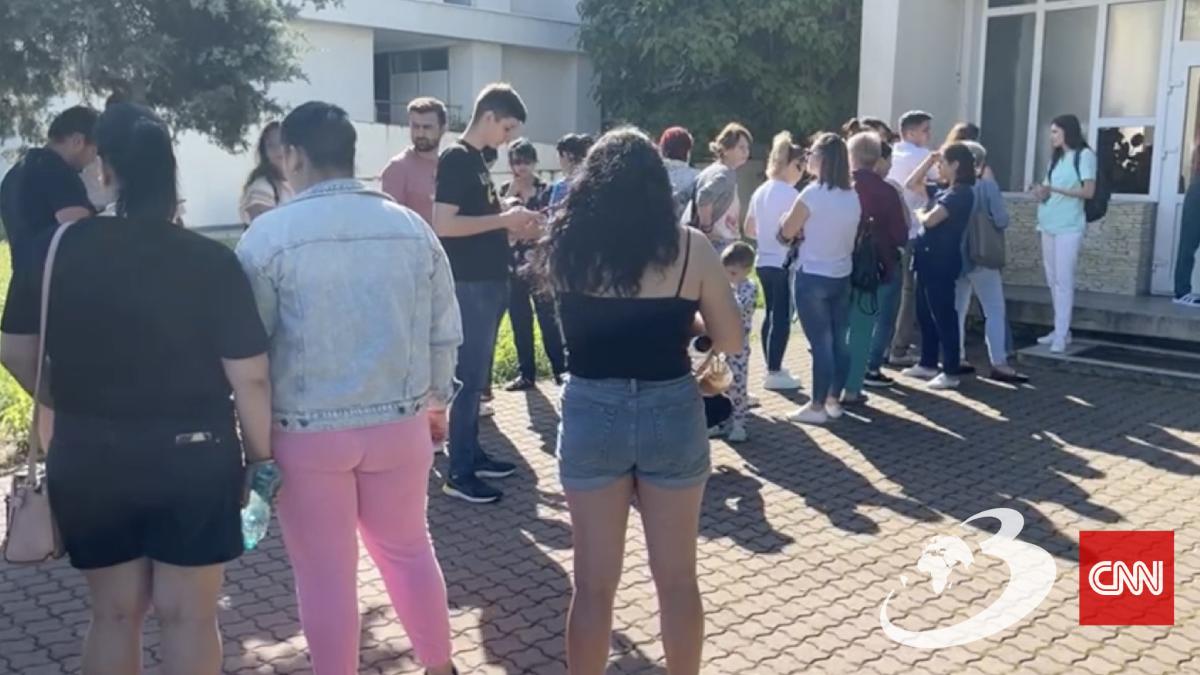 gest impresionant omenie tanar injunghiat gradina botanica craiova coada donare sange