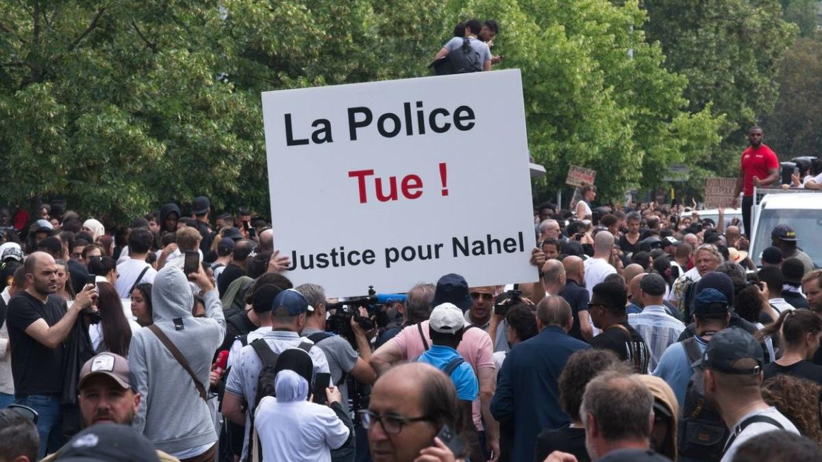 politia ucide gloante cauciuc gaze lacrimogene mars memoria nahel impuscat mortal politist franta