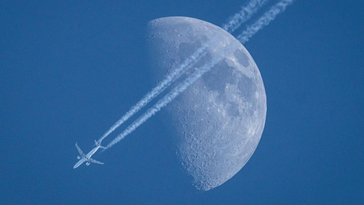 avion rusesc aterizeaza bucuresti misiune speciala aeronava complet izolata