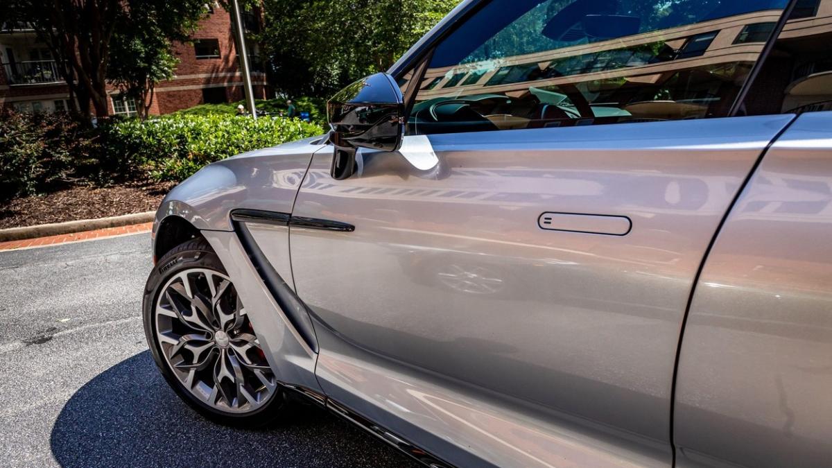 roman masina taxe vama aston martin