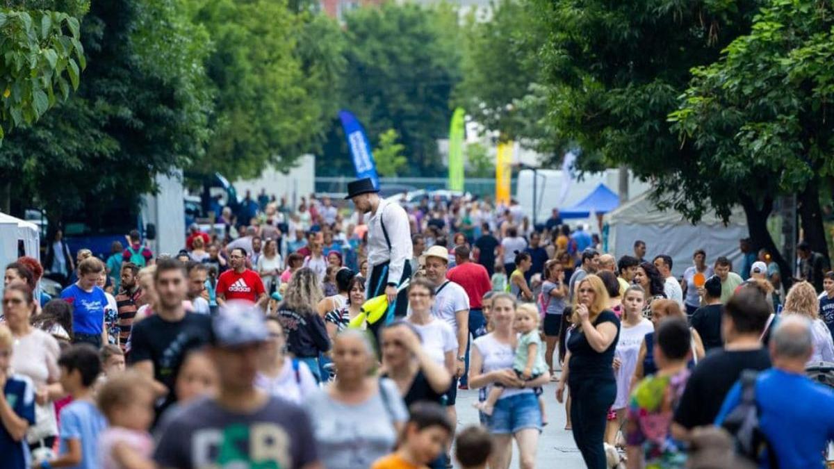 festival teatru de strada b fit centru bucuresti