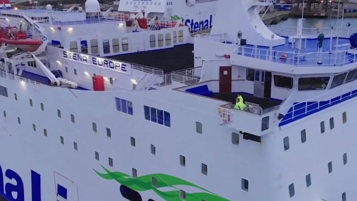 tragedie mare mama fiu sapte ani morti cazuti feribot marea baltica