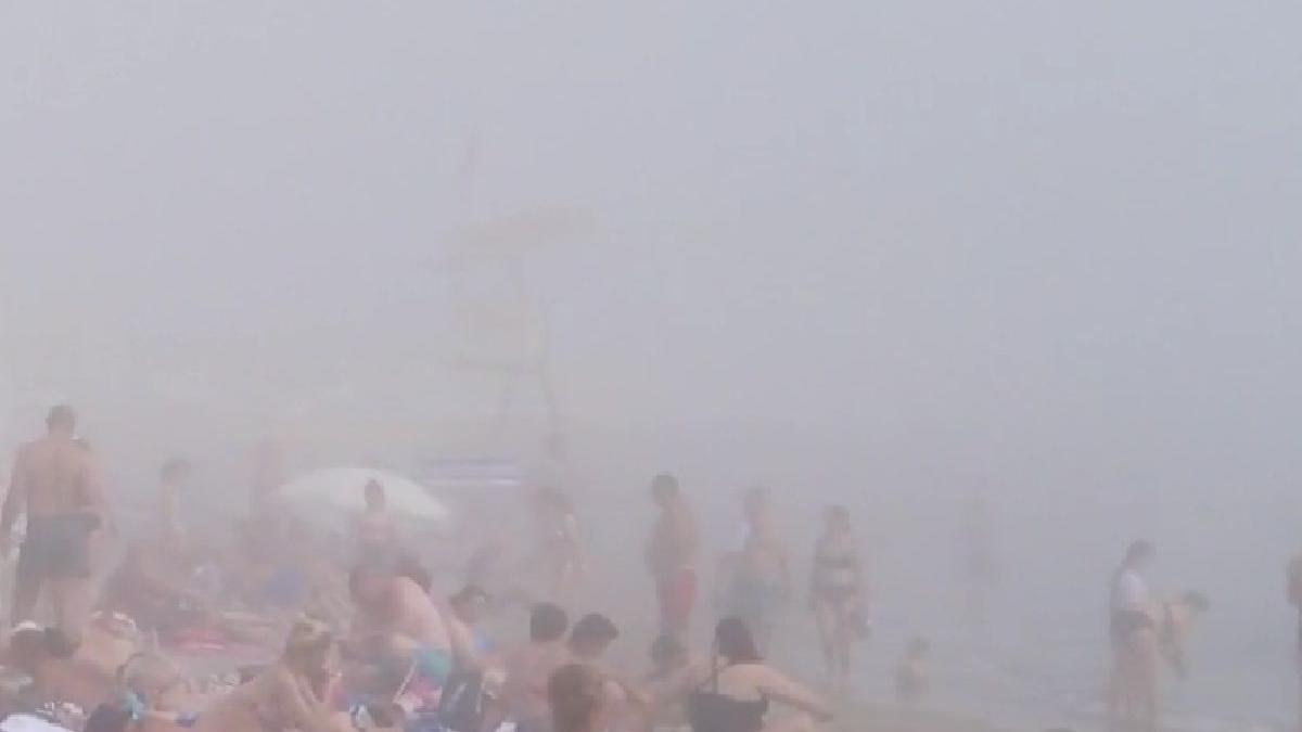 Fenomen meteo ciudat pe plajele din Constanţa. Val uriaş de ceaţă şi ...