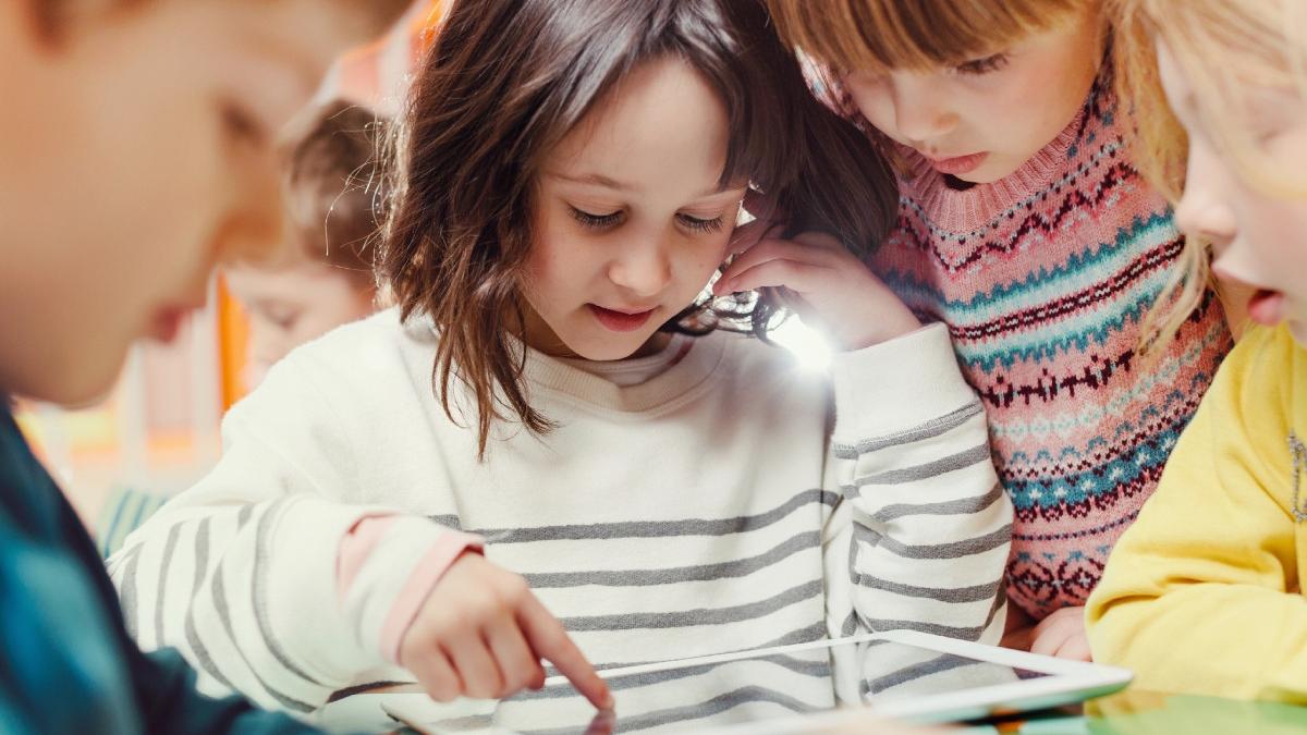 critici gafa ministerul educatiei mune copii situatie financiara precara monitorul oficial