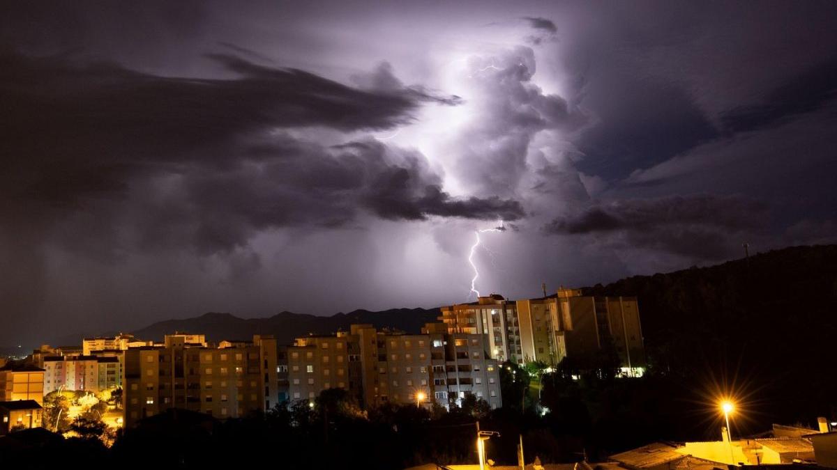 furtuni cod rosu ravagii tara oameni bucuresti mesaje ro alert