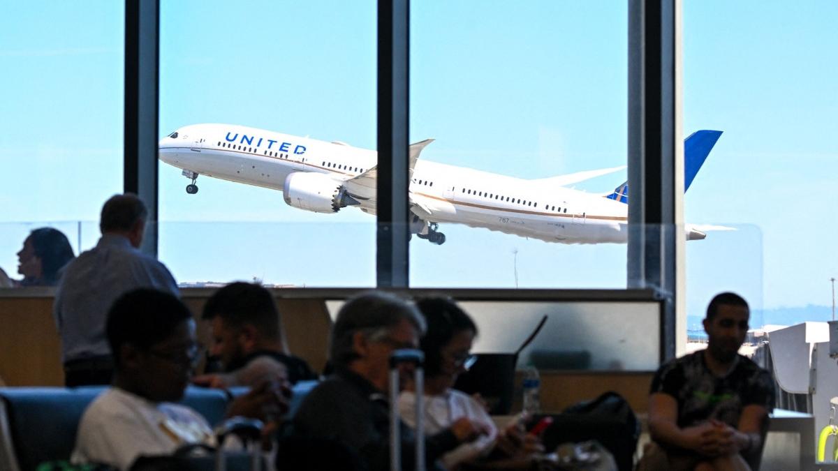 romani umiliti aeroport europa