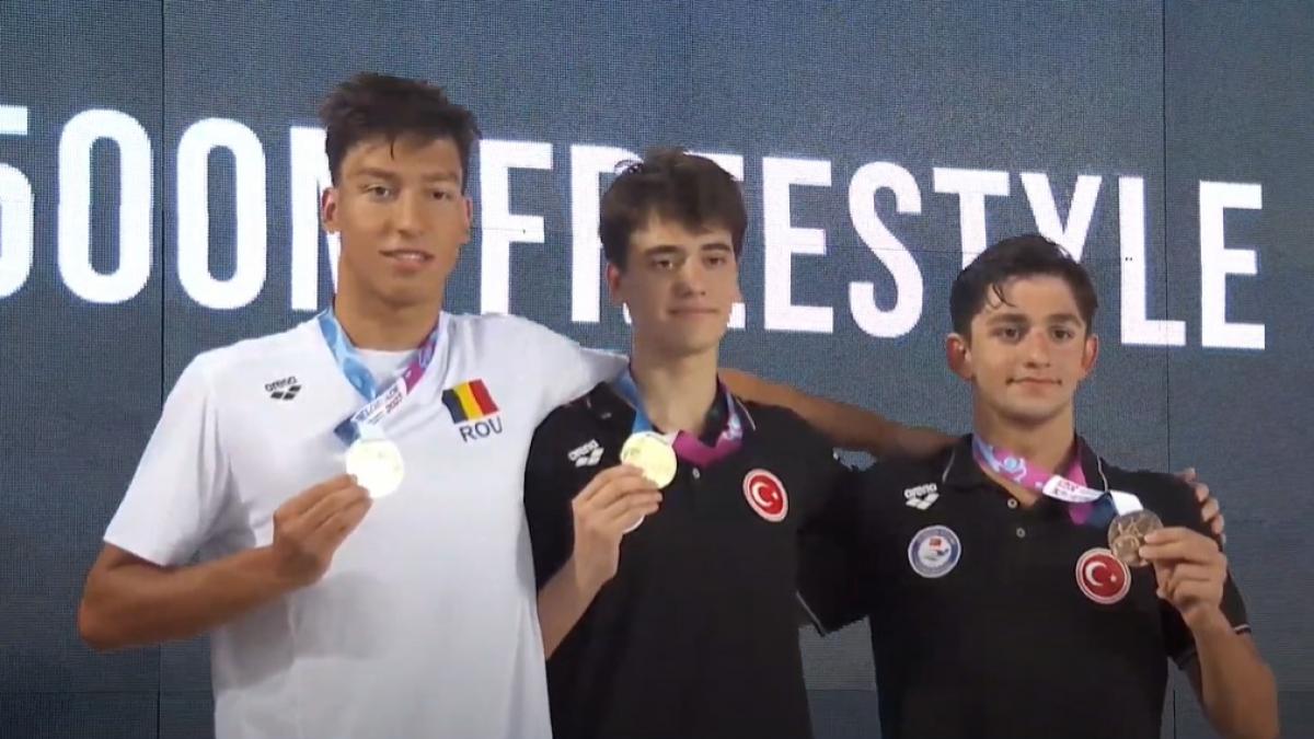 vlad stancu medalie argint inot juniori