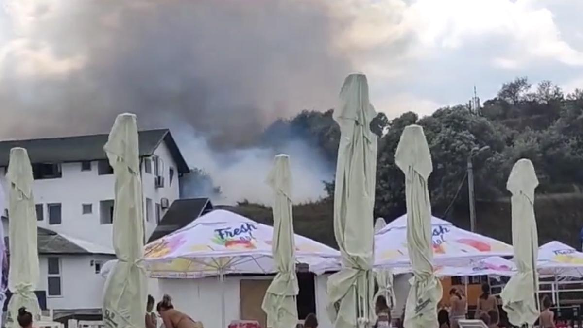 incendiu plaja eforie sud arde vegetatie uscata