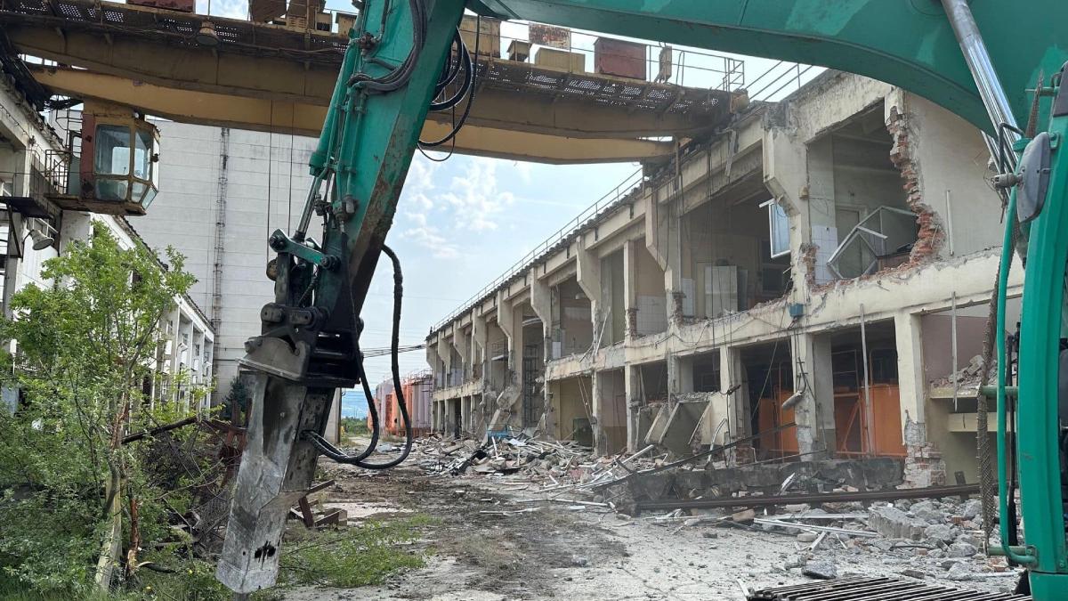 a inceput demolarea termocentralei mintia nou complex energetic construit