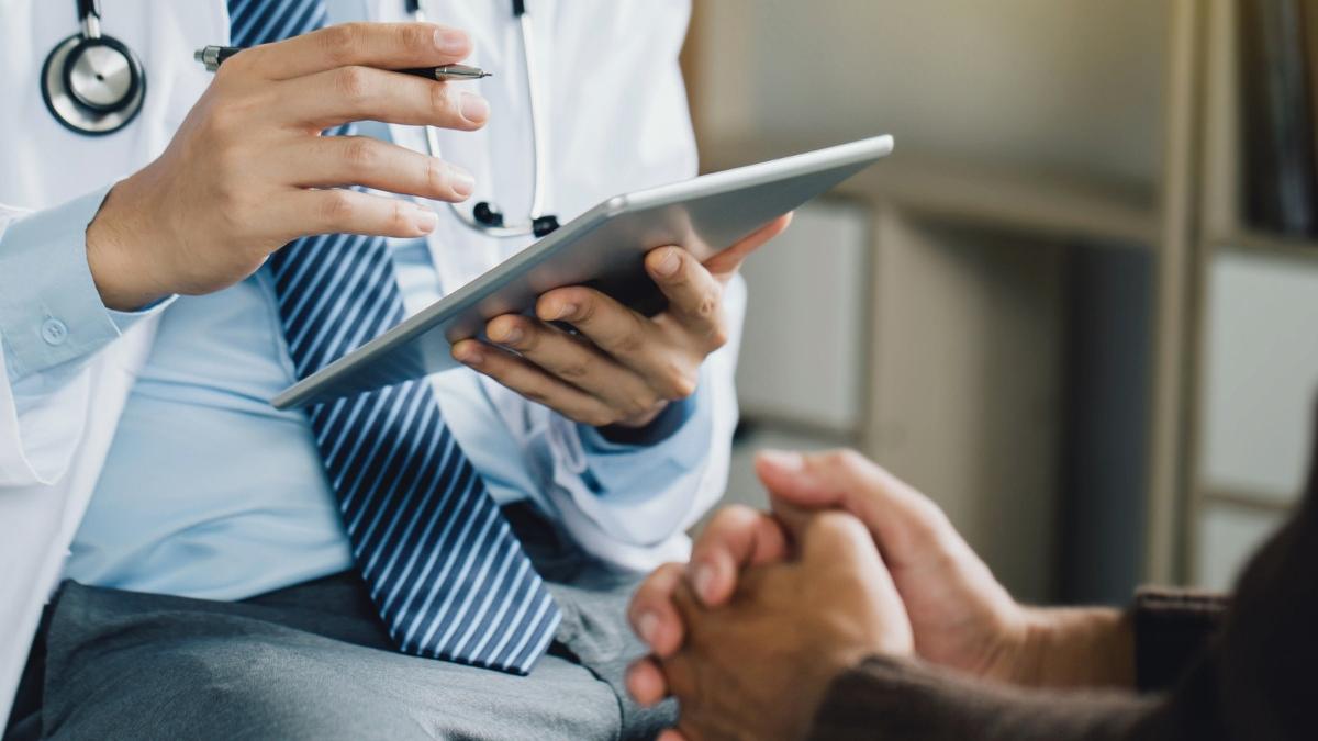 medic fals arestat brasov promisiuni vindecare probleme locomotorii bani