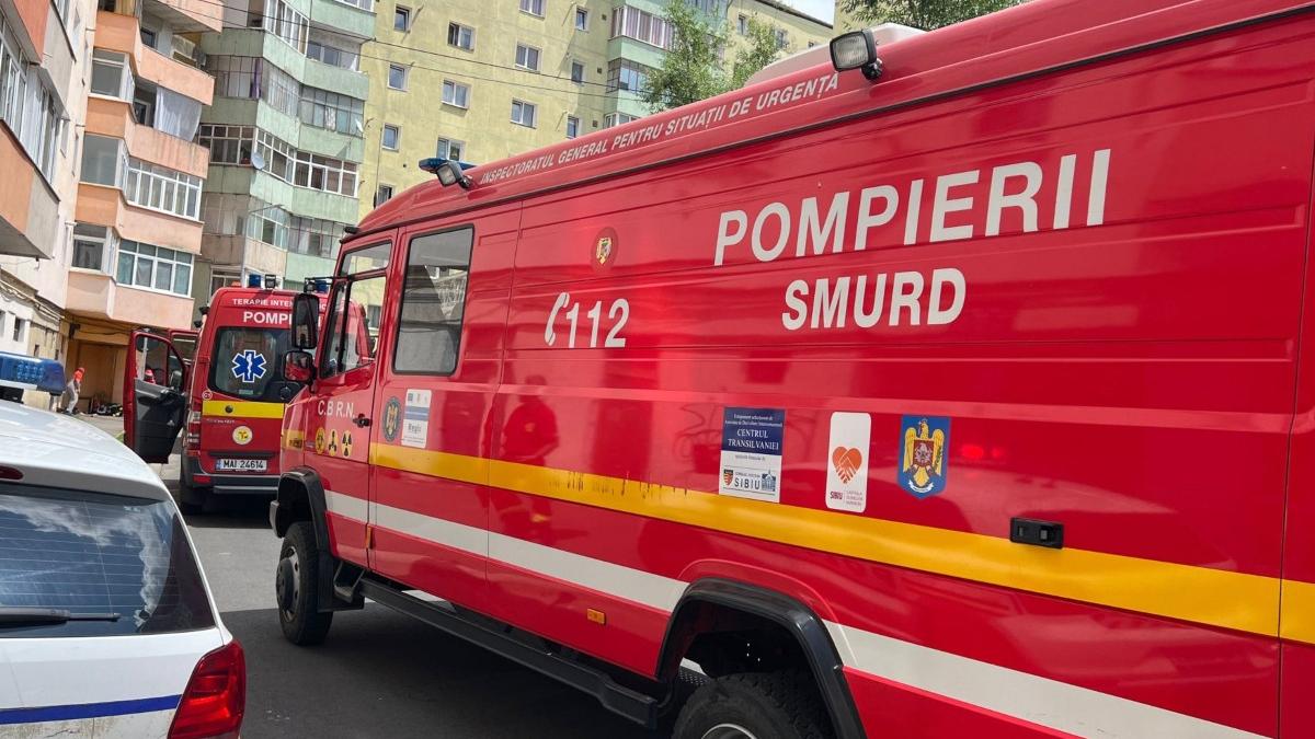bloc evacuat dupa ce doi concubini s au certat si au dat cu spray lacrimogen