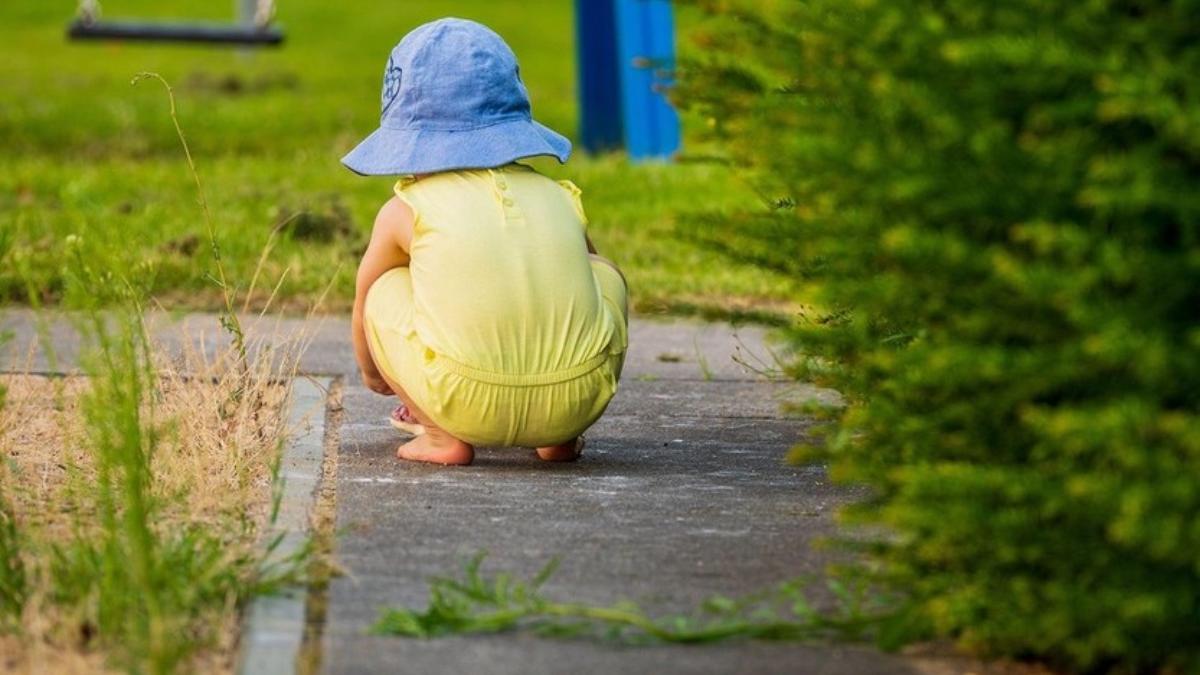 copil 2 ani gasit ratacind delcult strada plecat gradinita alba fara sa fie observat