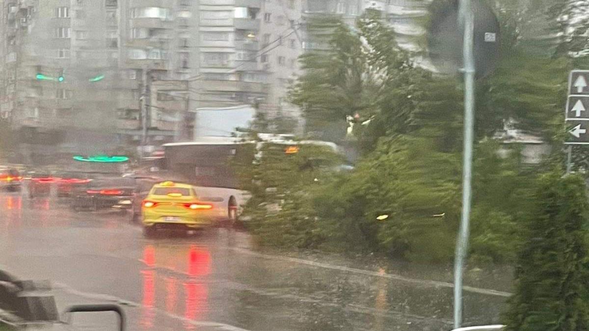linii tramvai blocate furtuna bucuresti