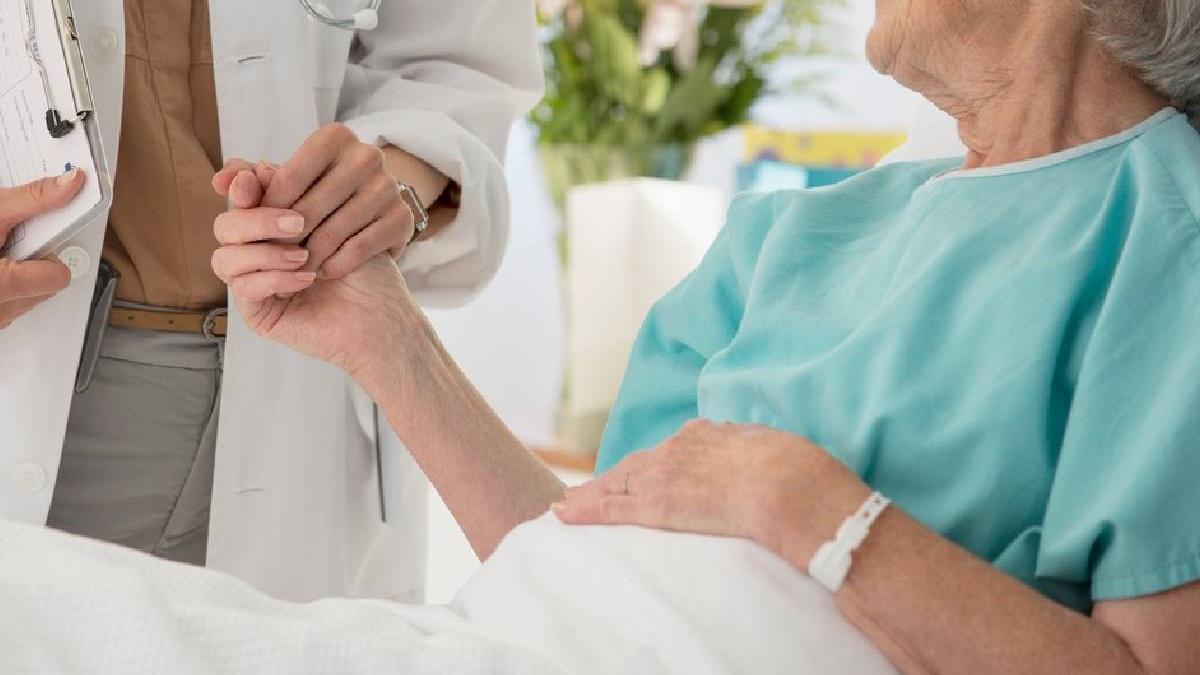 sute oameni mutati centre persoane dizabilitati internare