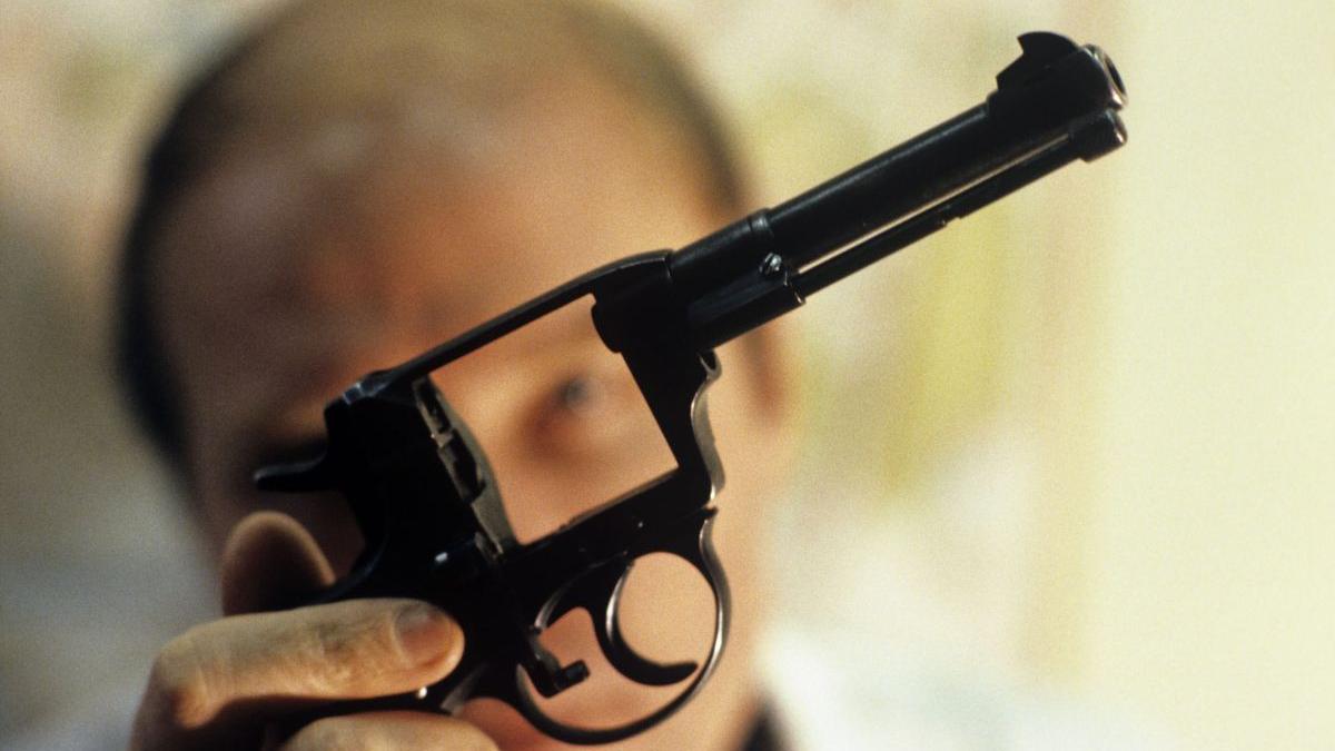 atac armat gorj pistolar casa fostei sotii impuscat actual partener