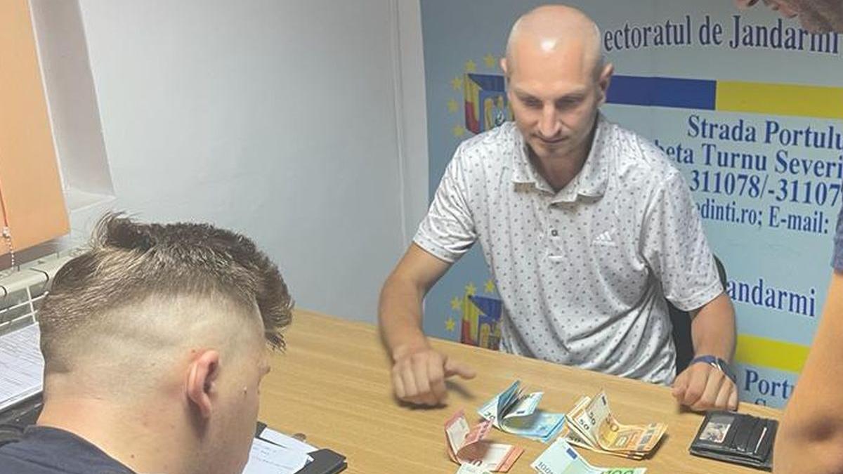orice om de bine ar fi facut asta jandarm daniel muica portofel 1 500 euro
