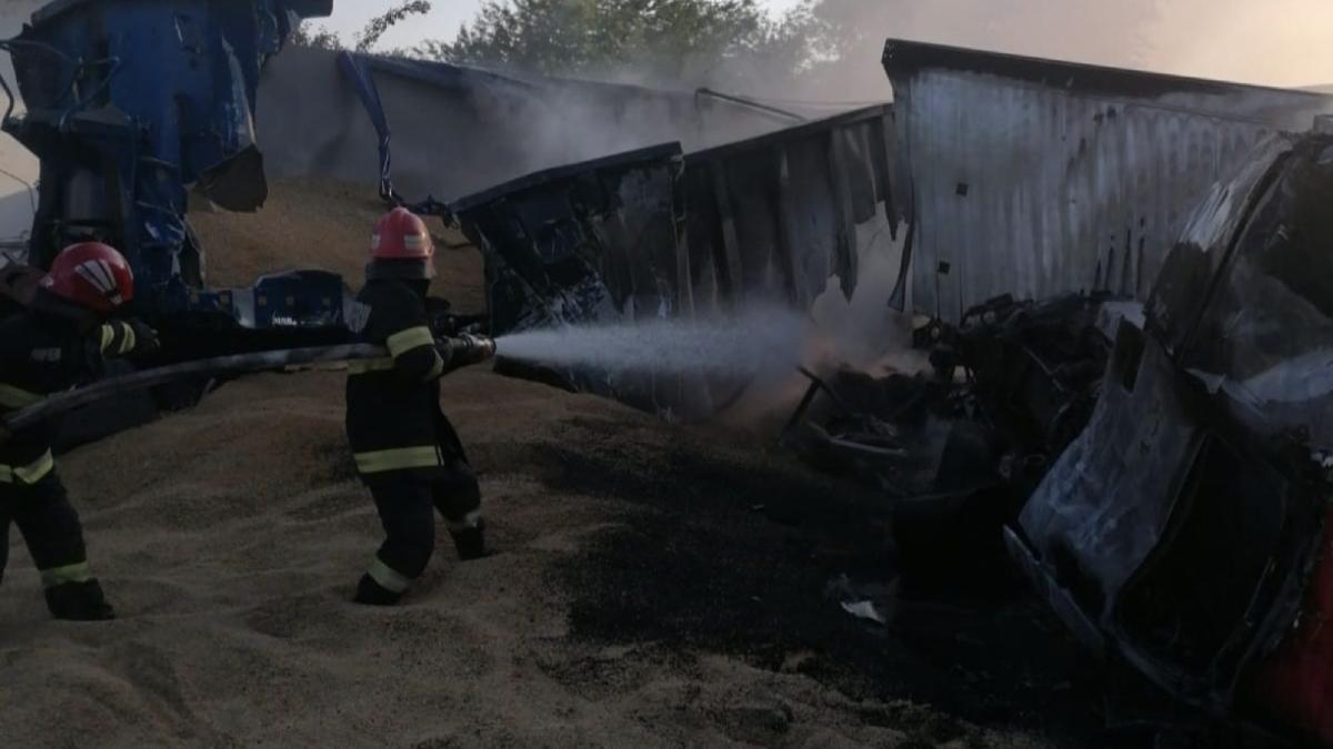 camioane ciocnit luat foc ialomita soferi romani de tir stare grava