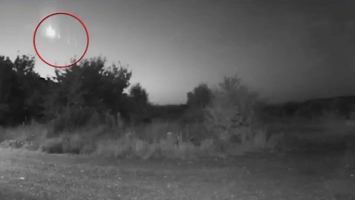 explozia meteoritului deasupra romaniei inregistrata de aparate anuntul infp